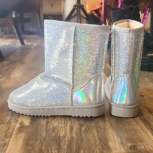 Iridescent snow boots